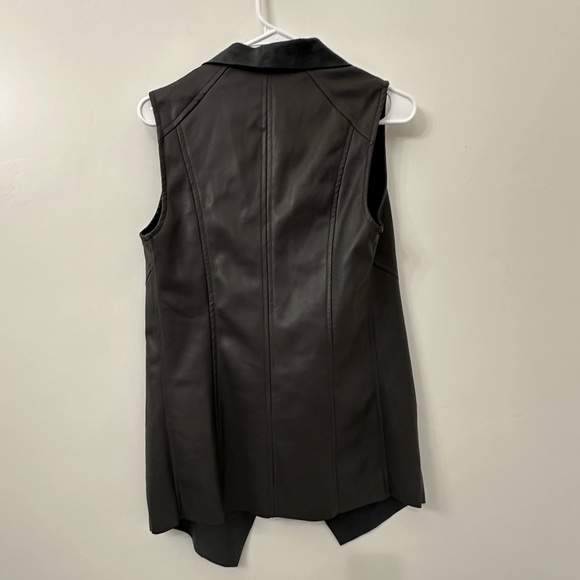 T. Tahari Faux Suede Leather Waterfall Open Front Vest Grey size Small - Picture 3 of 16